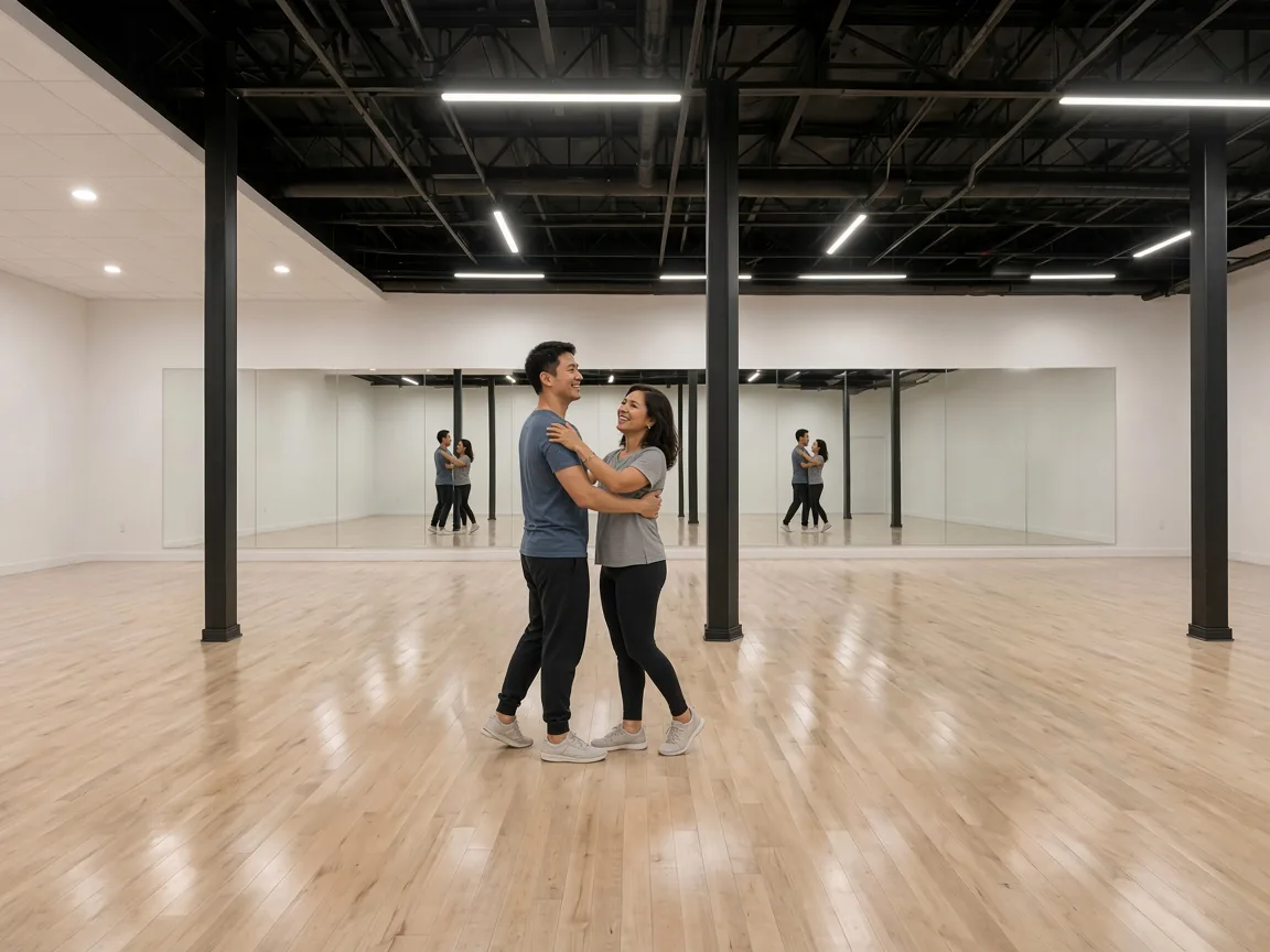 Beginner learning basic Argentine Tango steps with an instructor in Alhambra