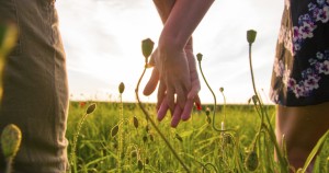 Romantic-Couple-In-The-Poppy-Field-000076956199_Medium