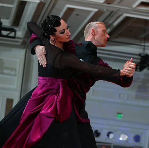 A pair of dancers doing the Tango.