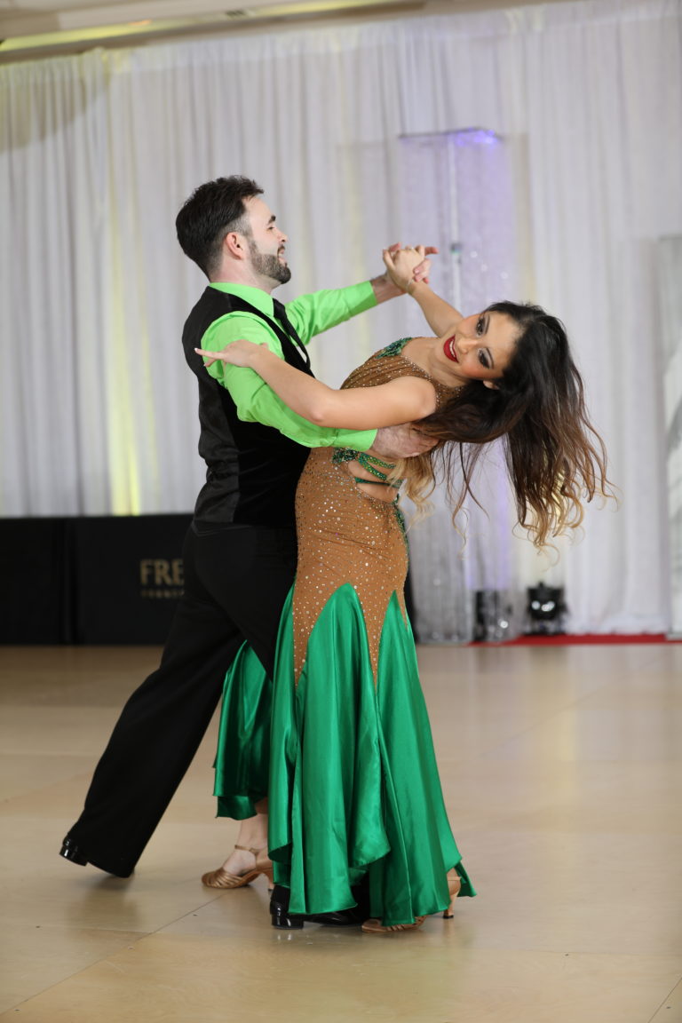 DWTS3715
