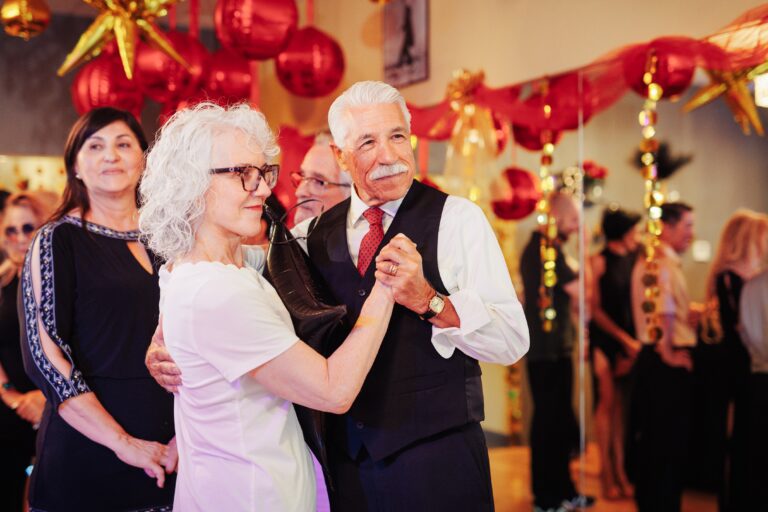 Robert and Brenda GO Balloon Game