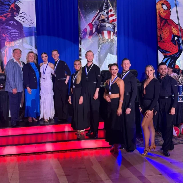 Congratulations to our Ms. Cristiana and her partner, Illia, on winning 2nd in Professional Closed Smooth!
👏🏼👏🏼👏🏼  #fredastairedancestudios #fadsgreatlakeschampionships #ballroomdancecompetition  #professionalballroomdancing #congratulations