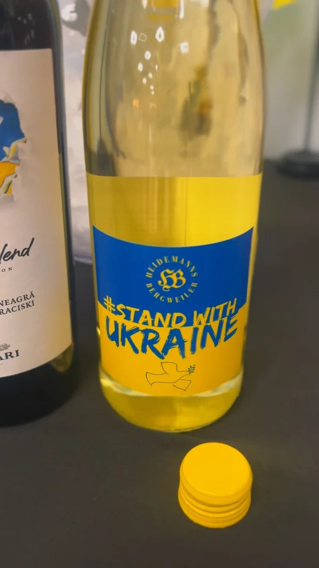 When you throw a Ukrainian Party, you HAVE to stop for a moment and appreciate the food. 🇺🇦🥟🥣  You can’t dance on an empty stomach! 💙💛  #fredastairedancestudios #newberlinwi #ballroomdancelessons #standwithukraine #ukranianfood