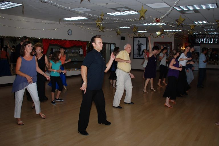 Dancing-in-South-Windsor-1024x682