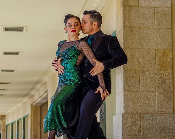 start - bachata dancing