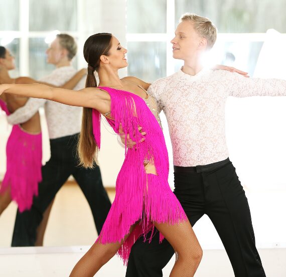 start - bachata dancing